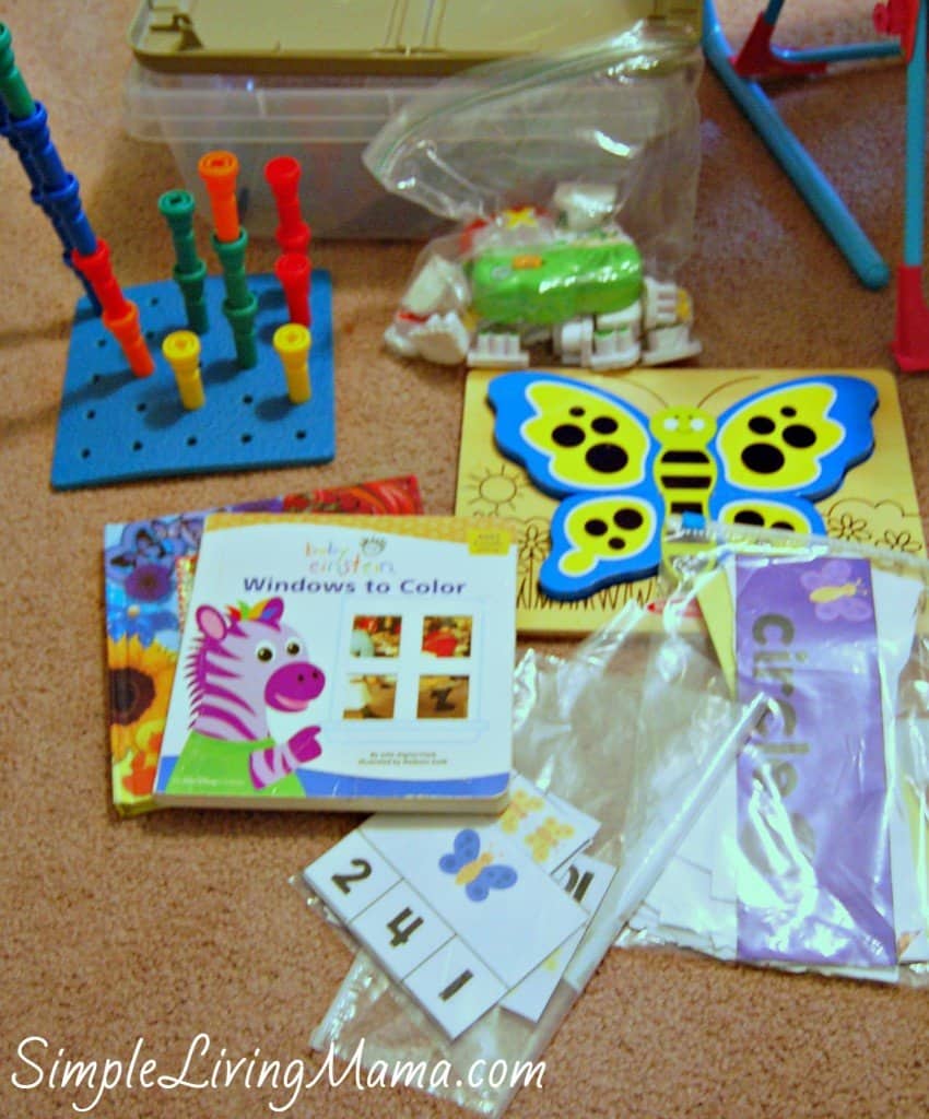 Homeschool toddler activities to occupy toddlers and other little ones during homeschool time.