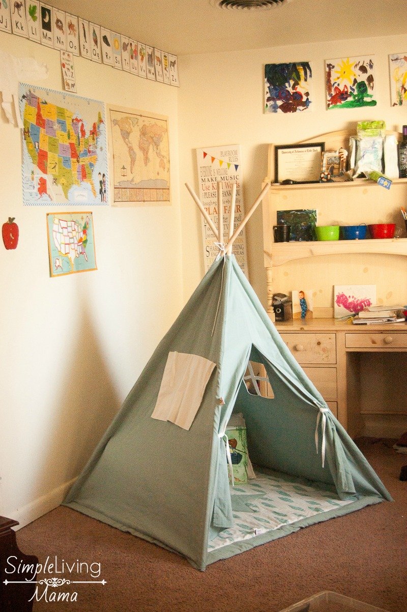 Teepee reading shop corner