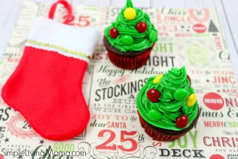 easy Christmas tree cupcakes